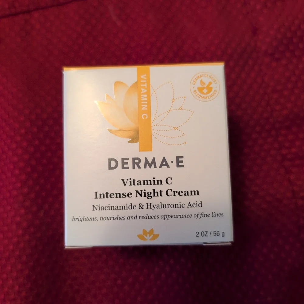 Vitamin C Intense Night Cream — Orange - Picture 5 of 5